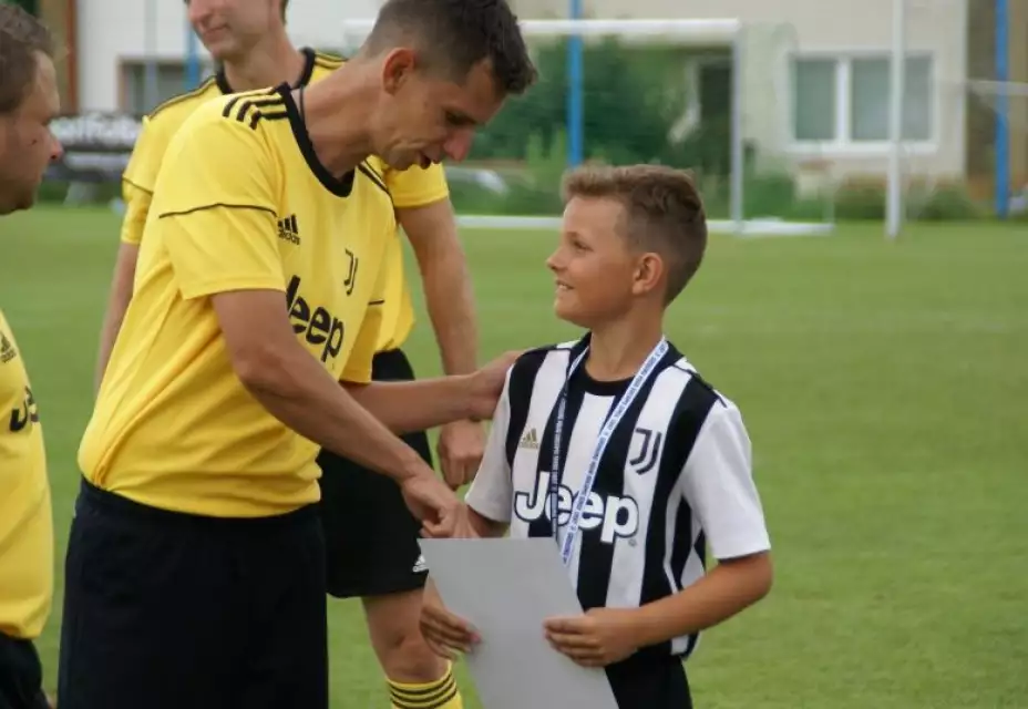 Hráč Adam Spiller a trenér Lukáš Forni se zúčastnili Juventus kempu